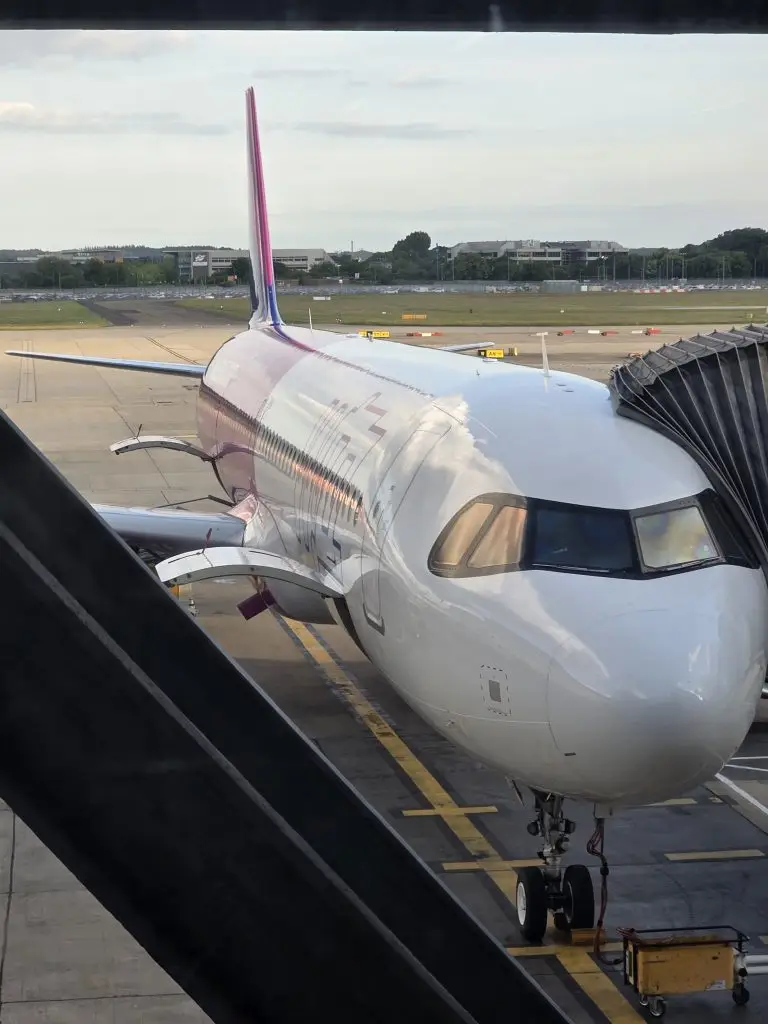 “A King on a Shoestring: Finding Magic in Budget Travel and Children’s Stories 20250610 193314 (1)